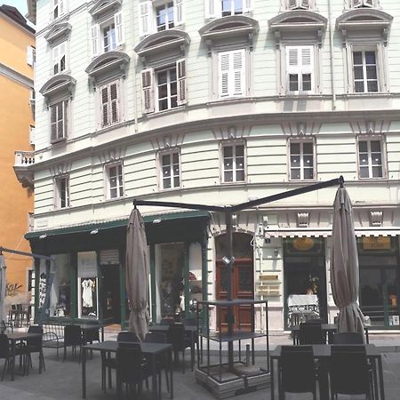 Pogri House Unita Lägenhet Trieste Exteriör bild